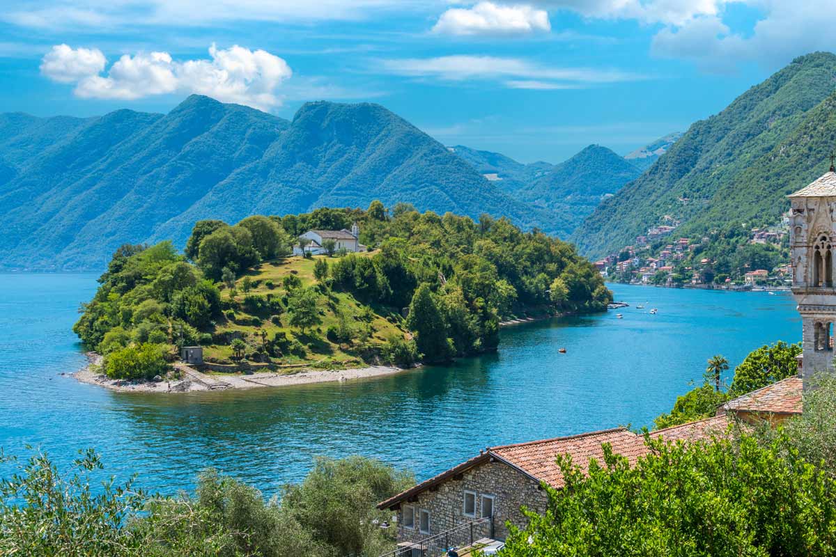 Isole dei laghi lombardi